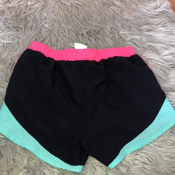 Under Armour running shorts - Picture 2 of 2